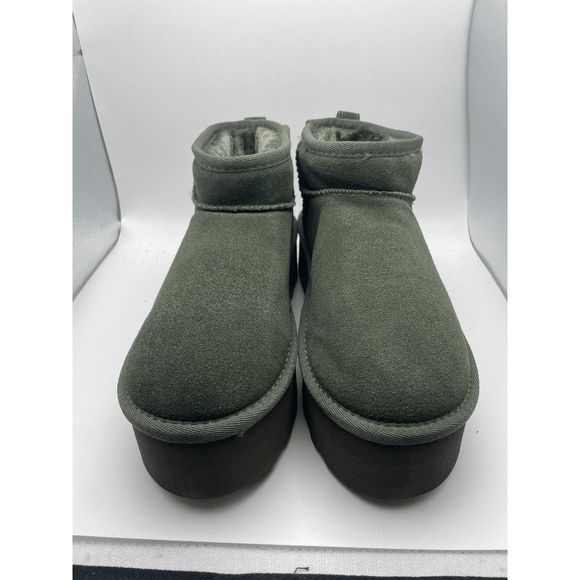 CUSHIONAIRE Women's COZY Genuine Suede pull on platform boot, Green 8 - Picture 3 of 6